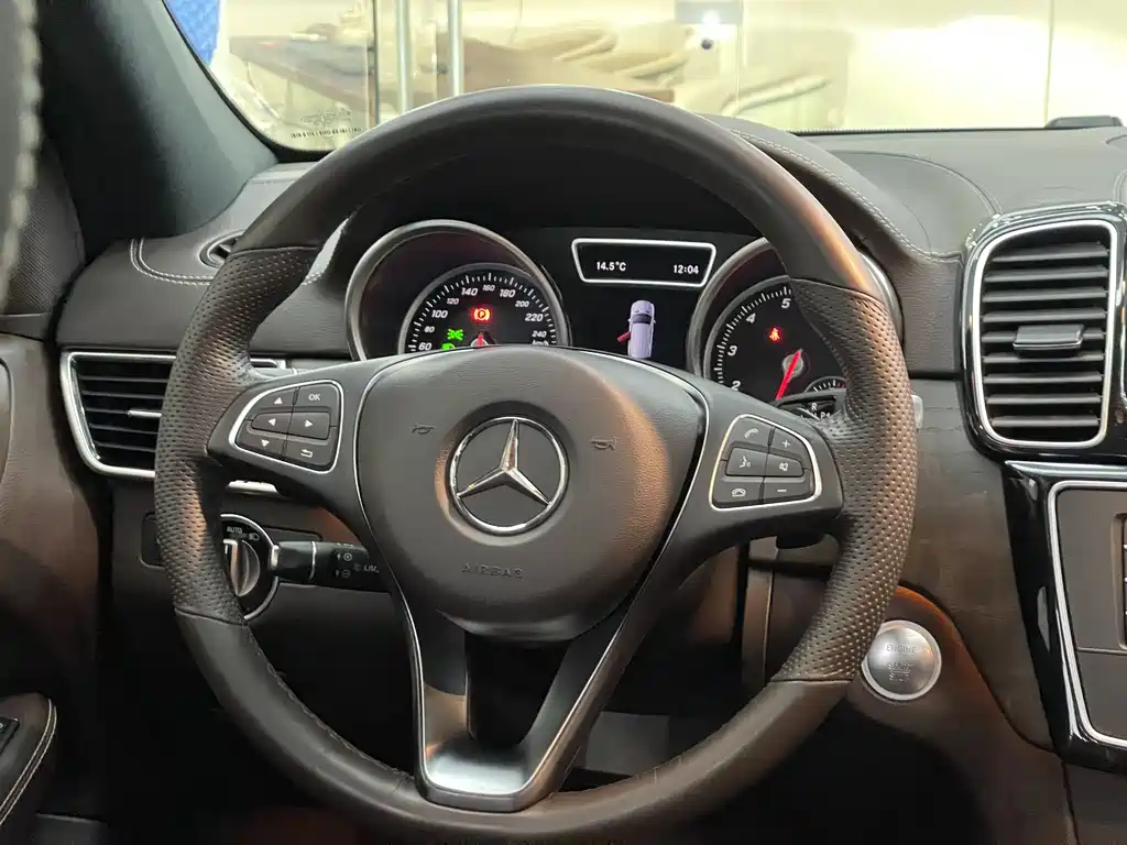 Mercedes-Benz GLE 2018 — фото 16