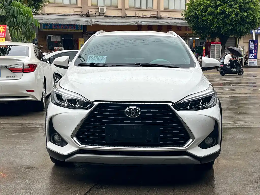 Toyota Yaris L 2022