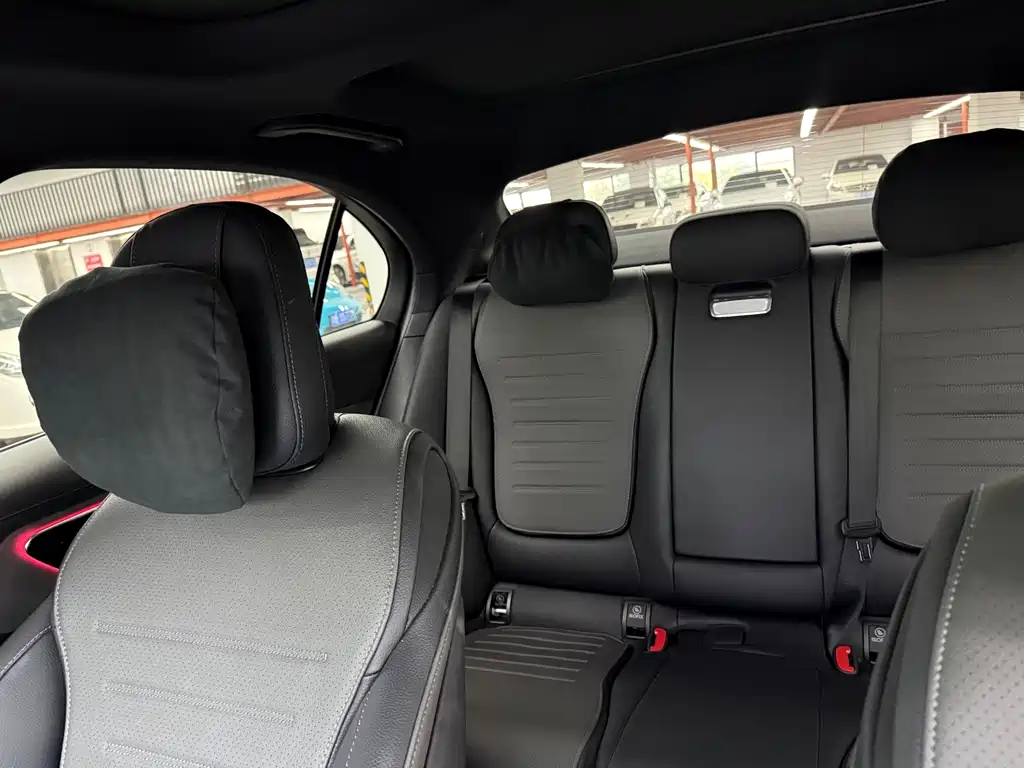 Mercedes-Benz C-Class 2023 — фото 10