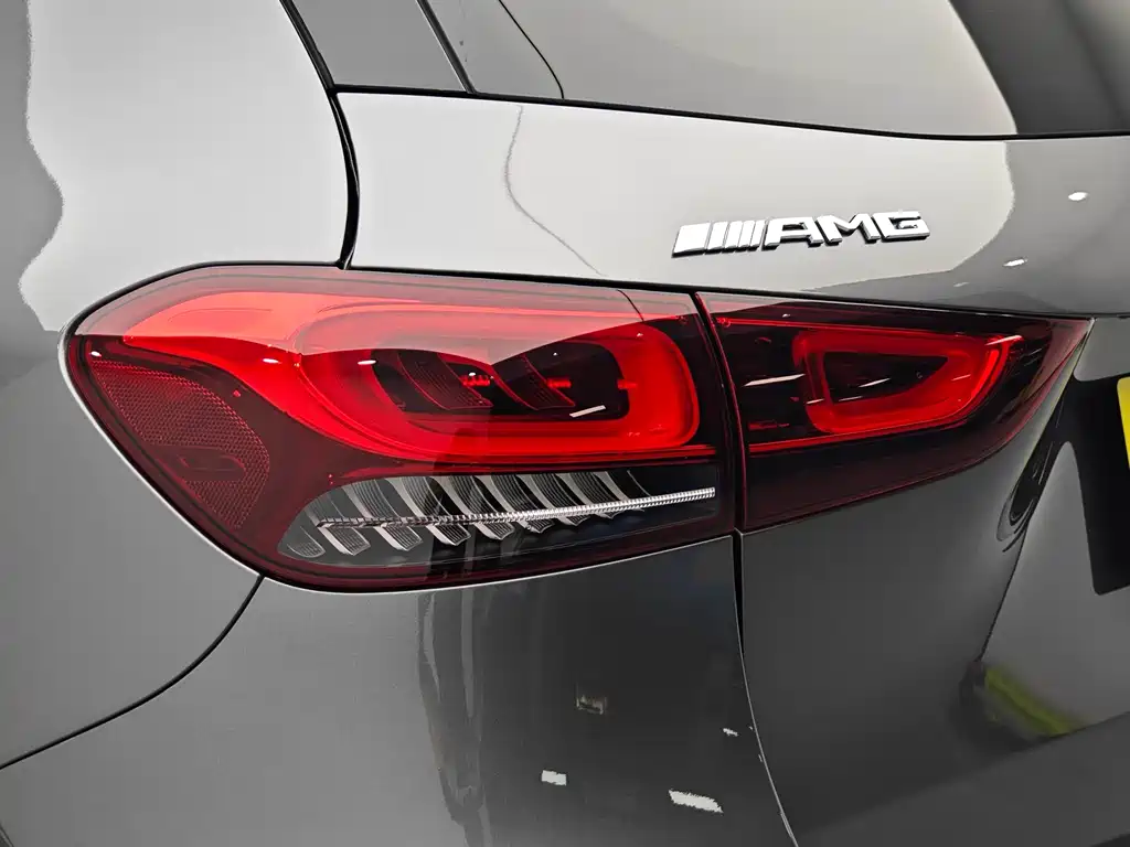Mercedes-Benz GLA AMG 2021 — фото 12