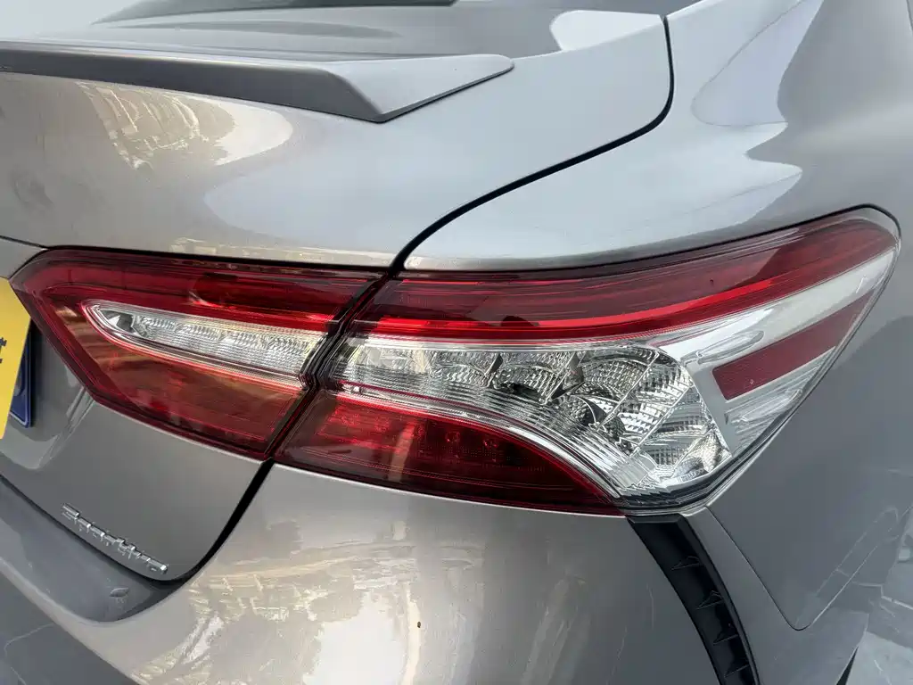 Toyota Camry 2022 — фото 14