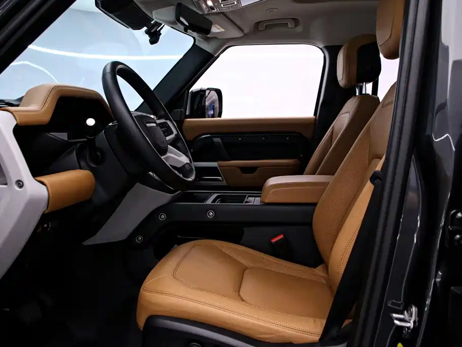 Land Rover Defender 2023 — фото 15