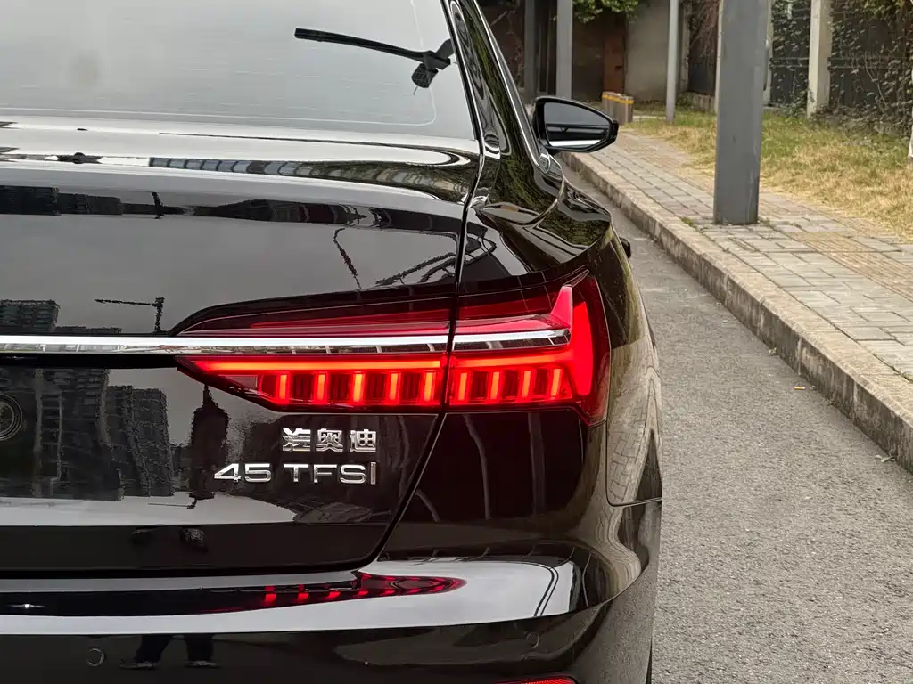 Audi A6L 2023 — фото 8