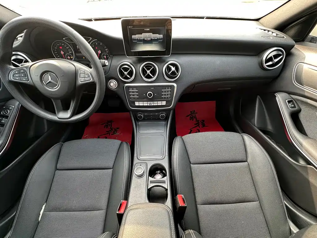 Mercedes-Benz A-Class 2016 — фото 6