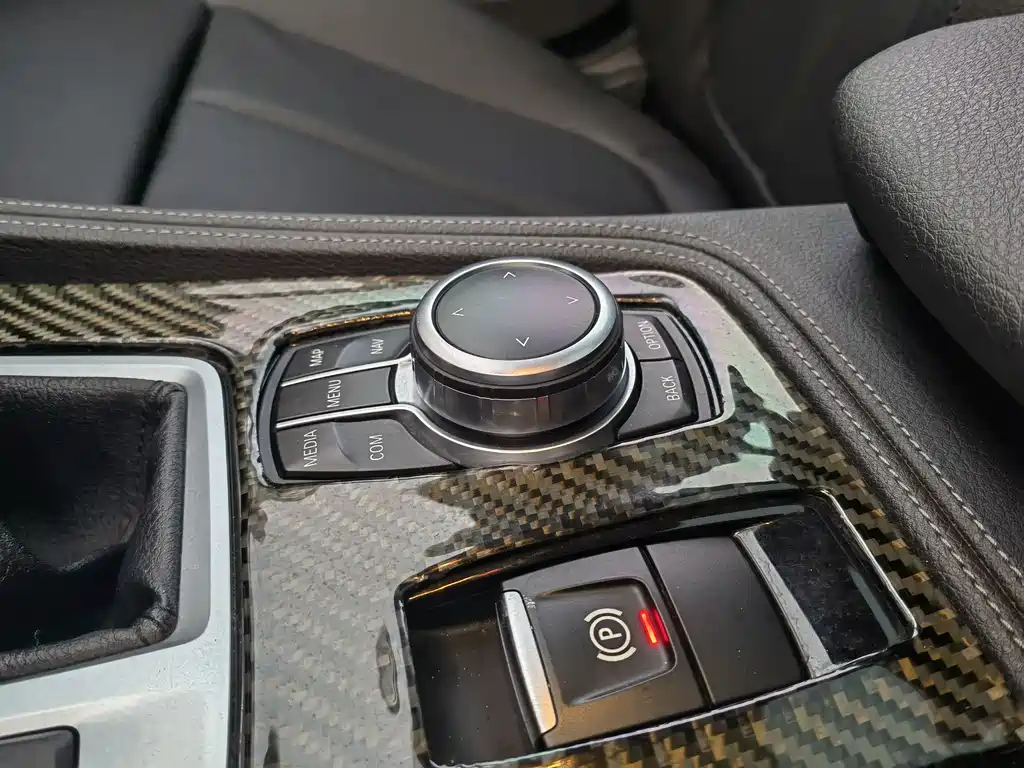 BMW 1 Series 2019 — фото 13
