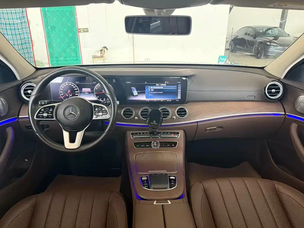 Mercedes-Benz E-Class 2020 — фото 9