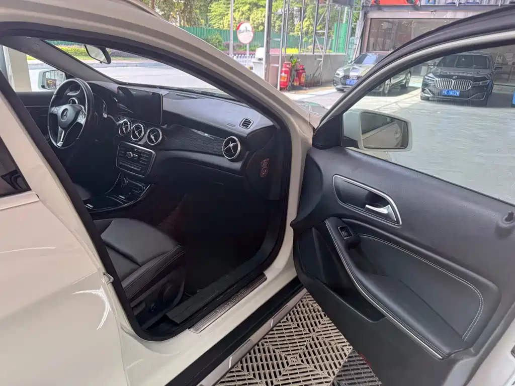 Mercedes-Benz GLA 2015 — фото 8
