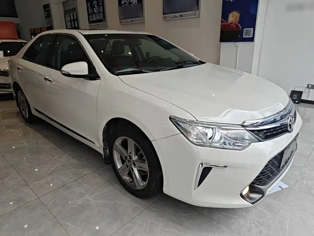 Toyota Camry 2017 — фото 4