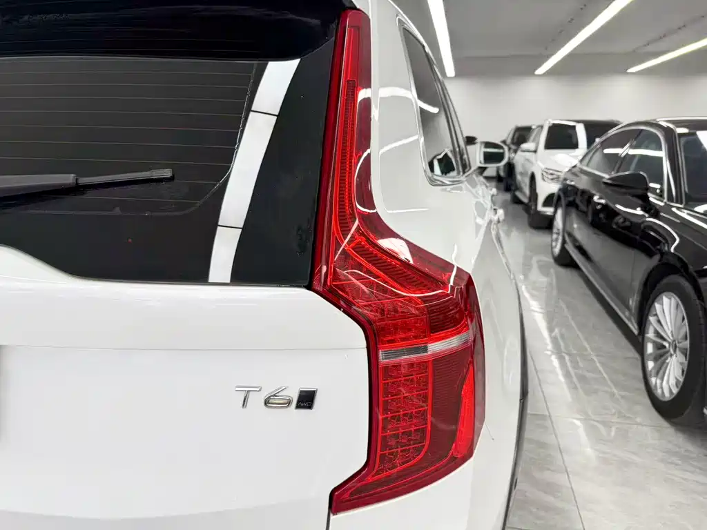 Volvo XC90 2016 — фото 22