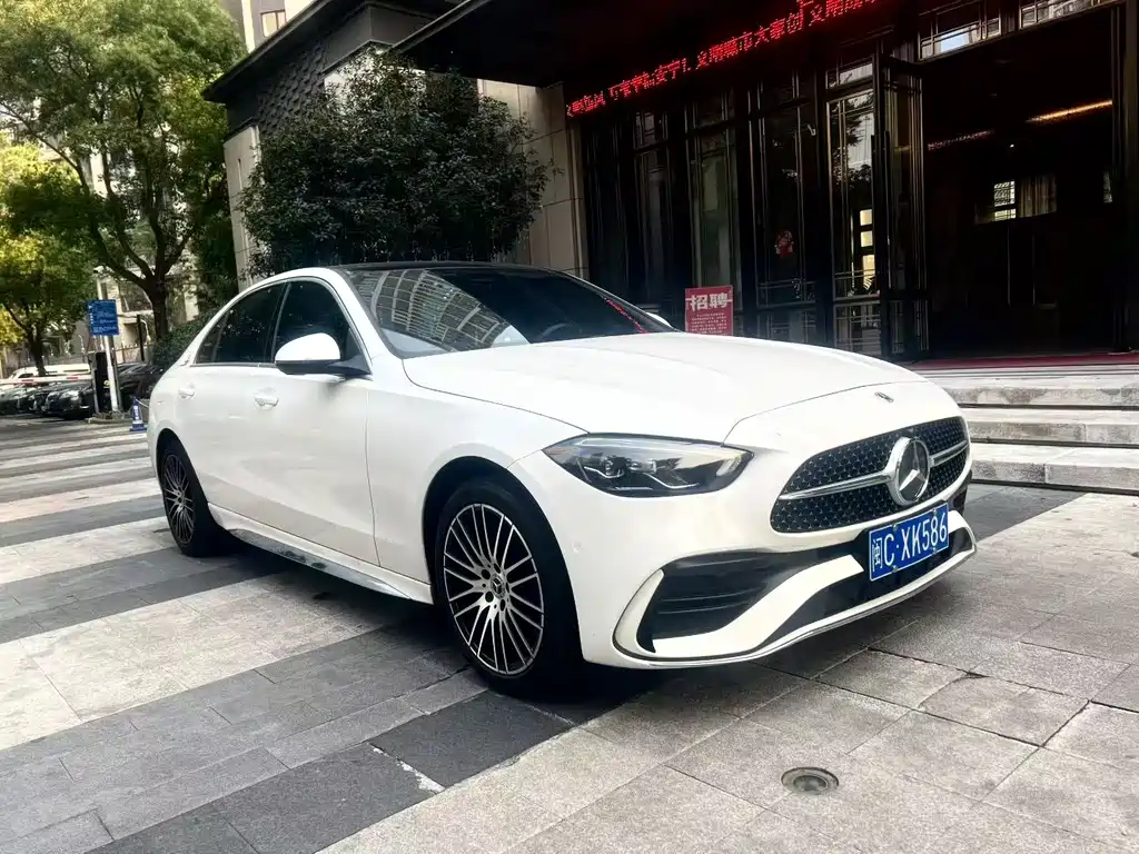 Mercedes-Benz C-Class 2023 — фото 2