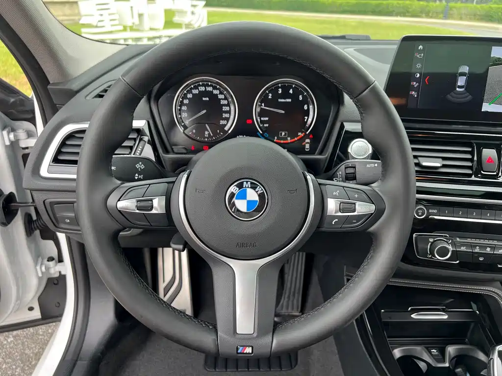 BMW 1 Series 2023 — фото 13