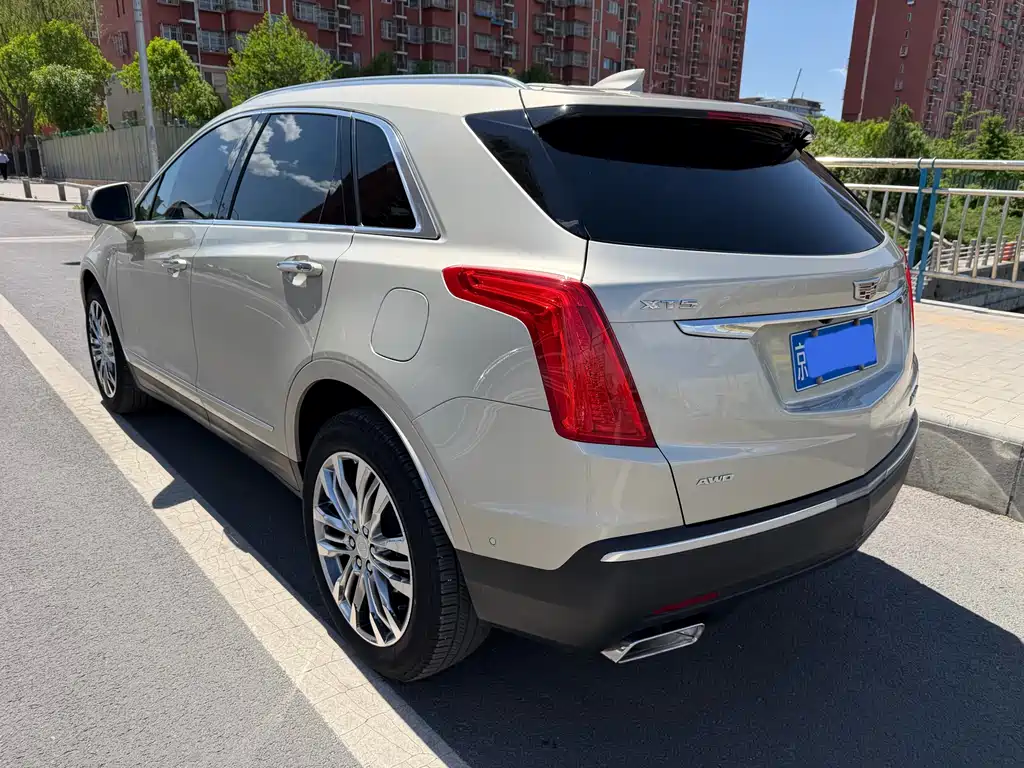 Cadillac XT5 2017 — фото 17