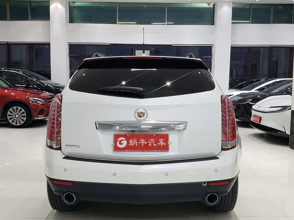 Cadillac SRX 2016 — фото 9