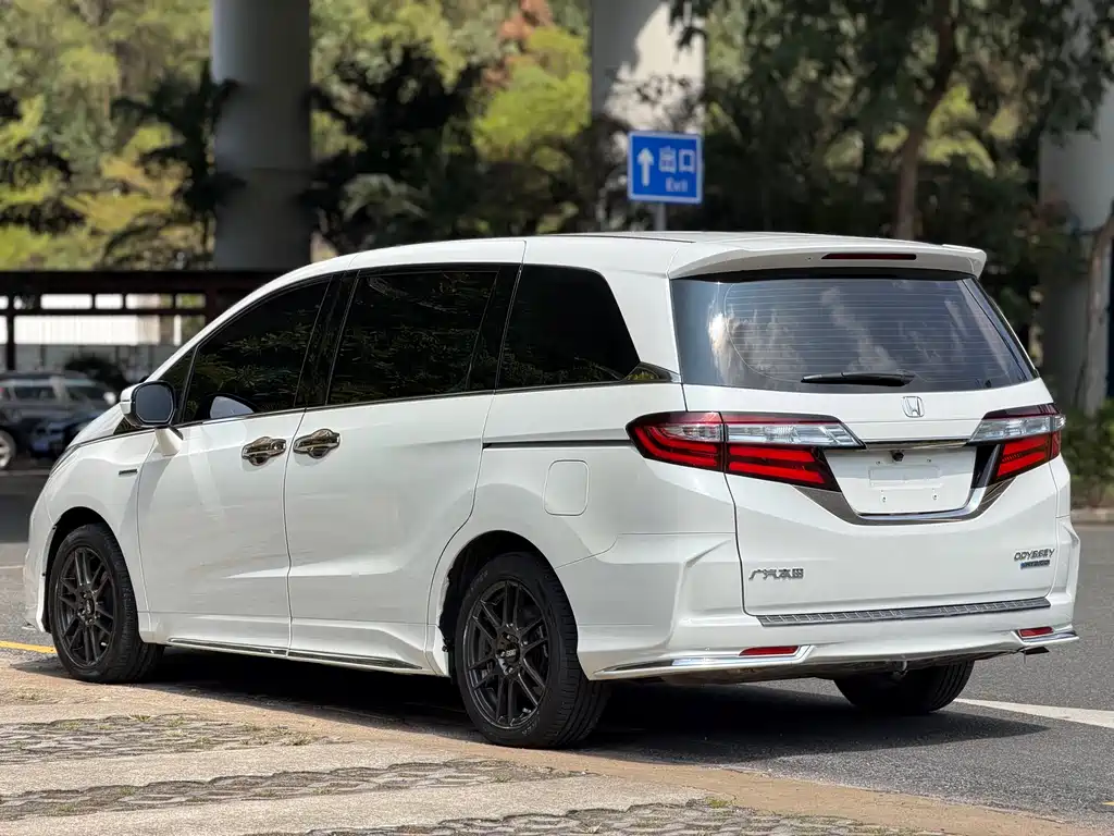 Honda Odyssey 2021 — фото 15