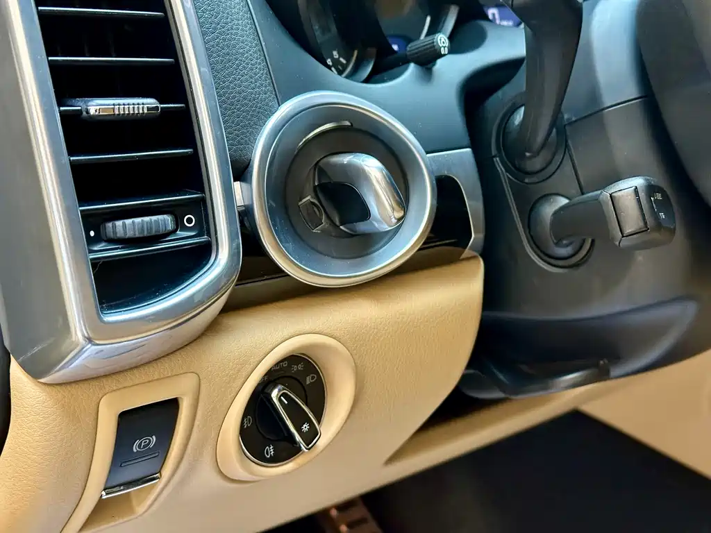 Porsche Cayenne 2014 — фото 10