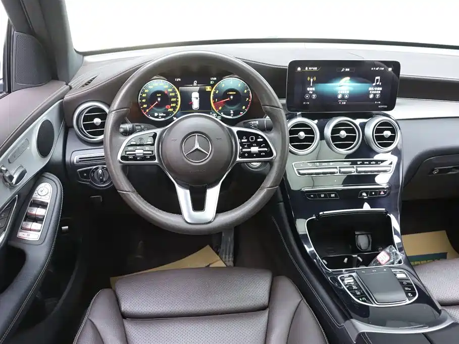 Mercedes-Benz GLC 2021 — фото 27