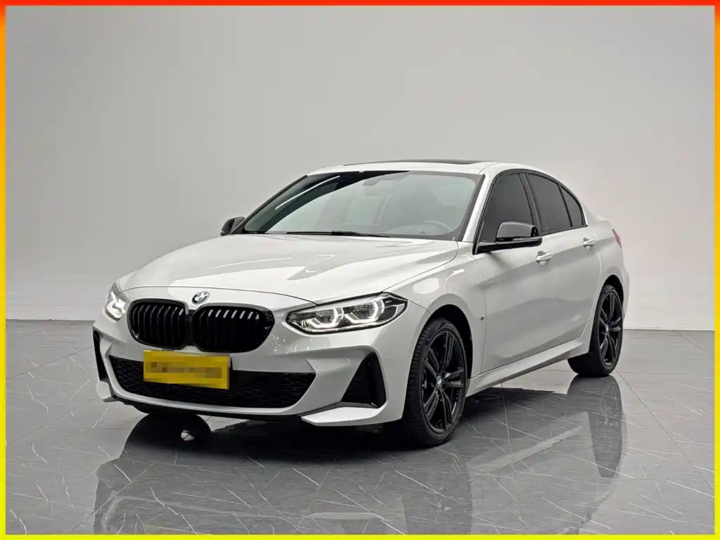BMW 1 Series 2022 — фото 1