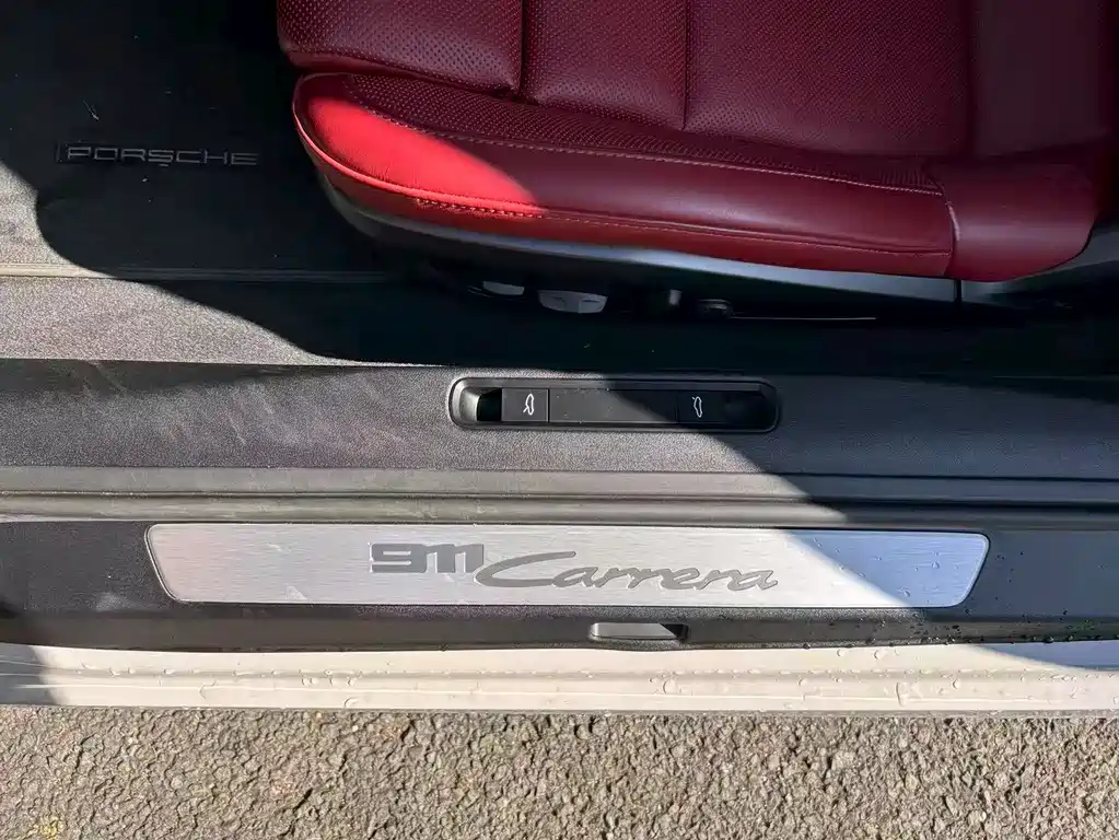 Porsche 911 2025 — фото 8