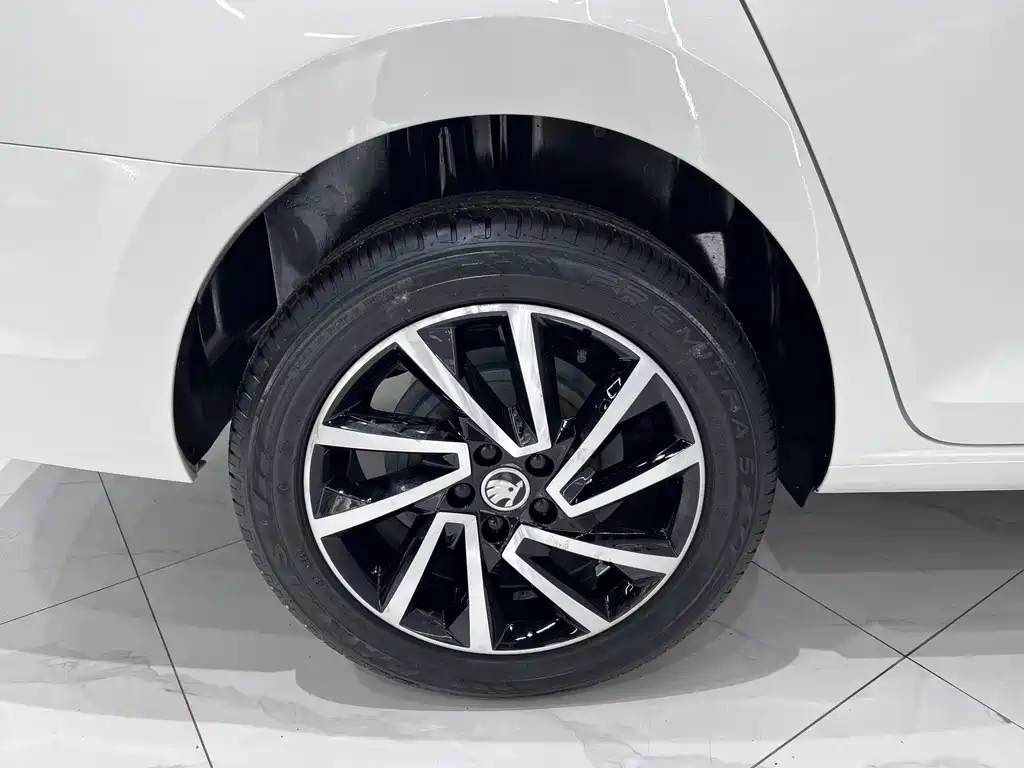 Skoda Rapid 2022 — фото 17
