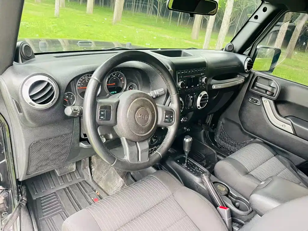 Jeep Wrangler 2011