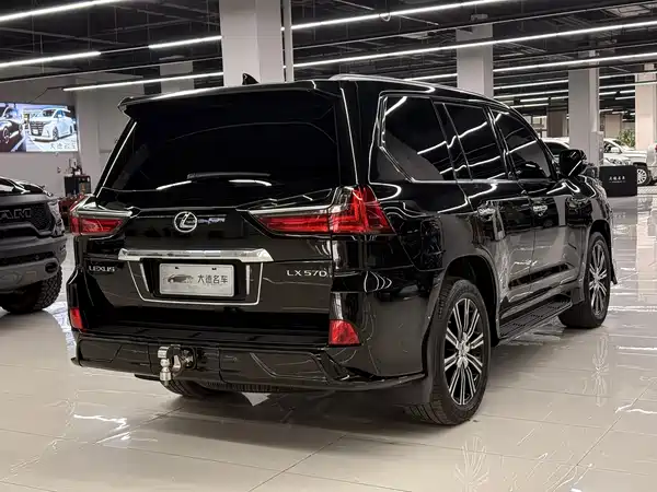 Lexus LX 2017