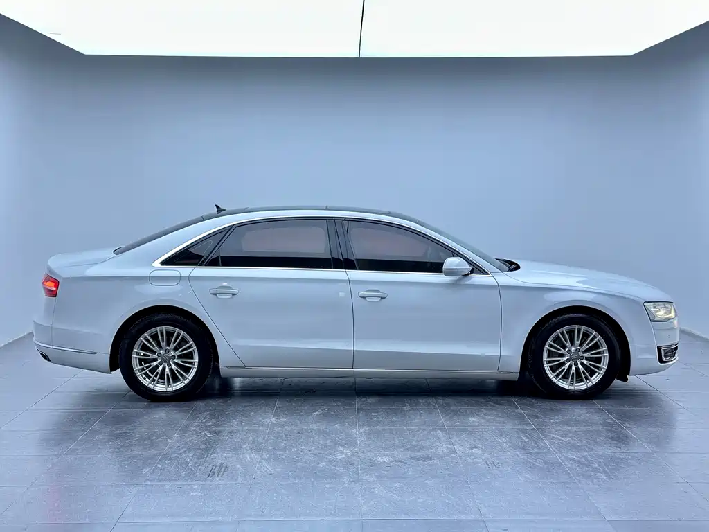 Audi A8 2015 — фото 15