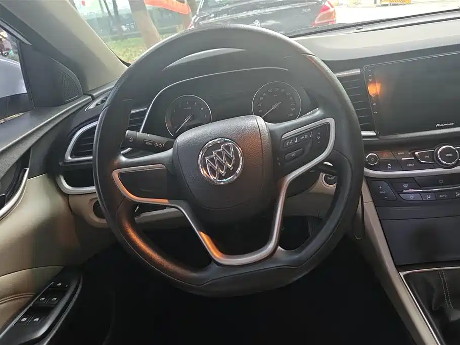 Buick Excelle 2015 — фото 15