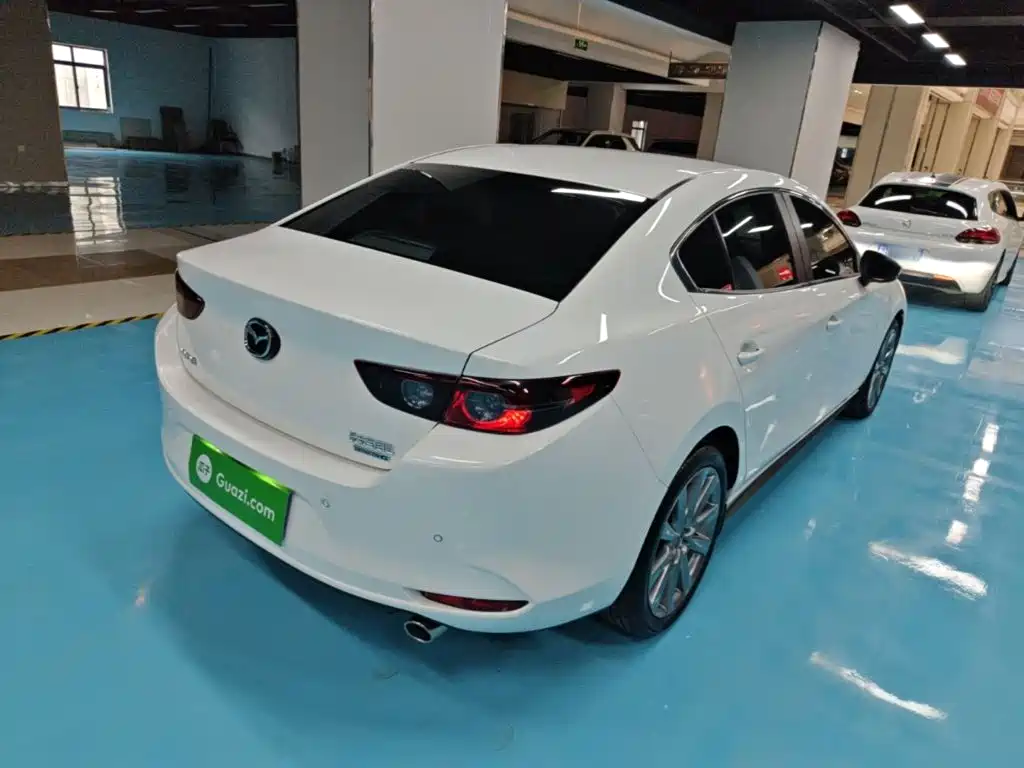 Mazda 3 Axela 2023
