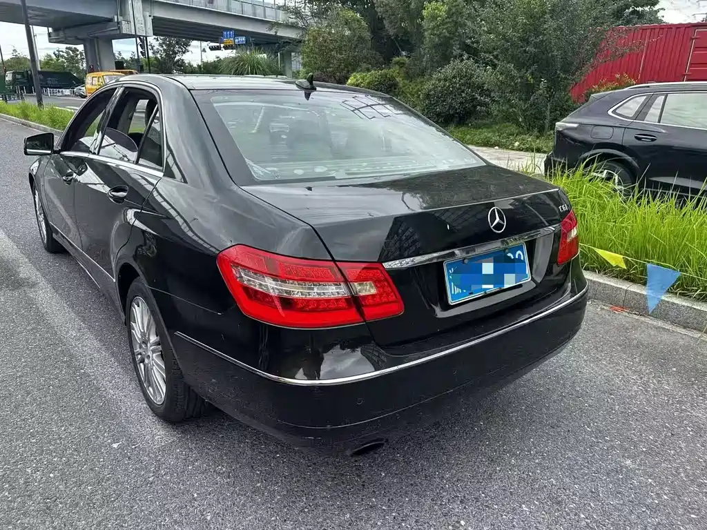 Mercedes-Benz E-Class 2011