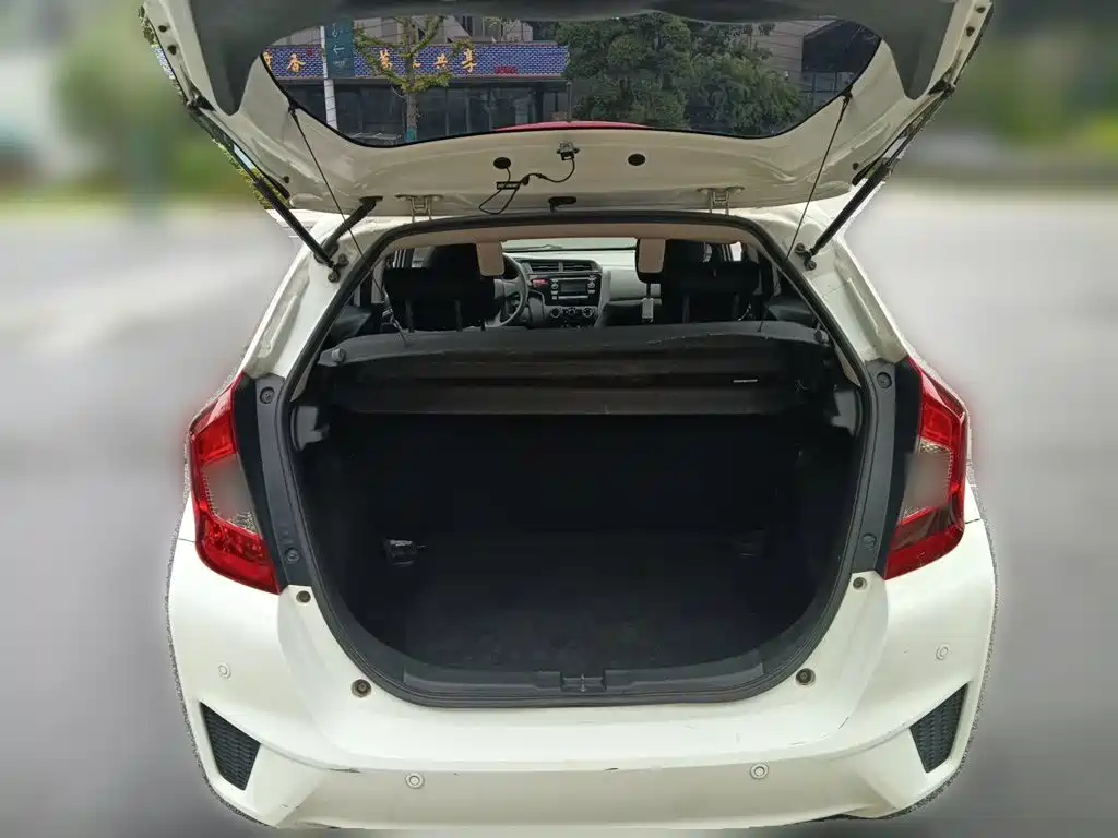 Honda Fit 2018 — фото 10