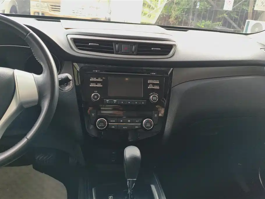 Nissan X-Trail 2015 — фото 13