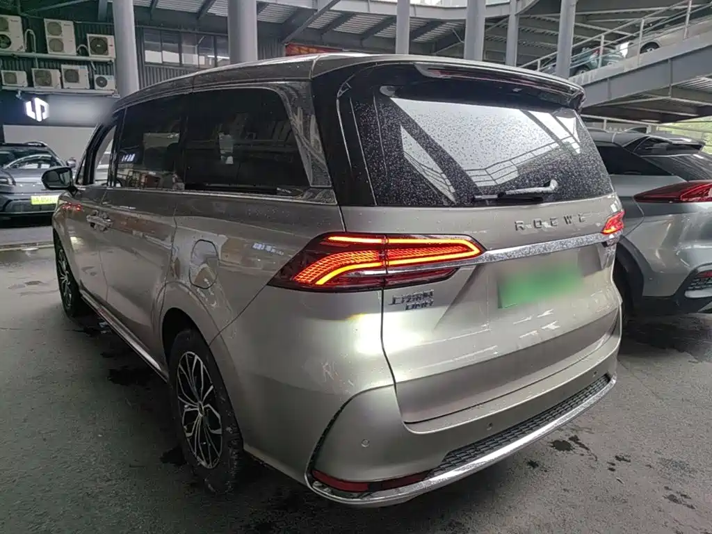 Roewe iMAX8 New Energy 2025 — фото 23