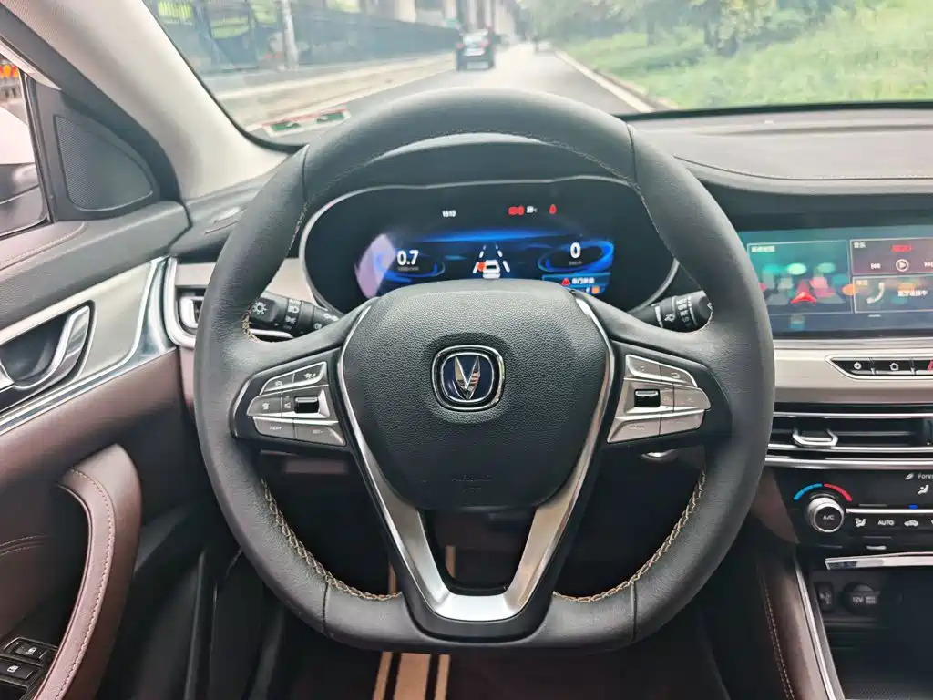 Changan Eado 2018 — фото 19