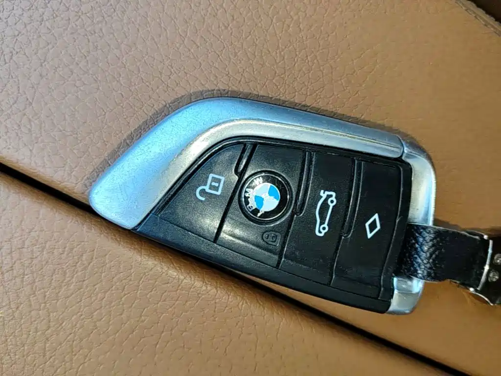 BMW 5 Series 2017 — фото 9