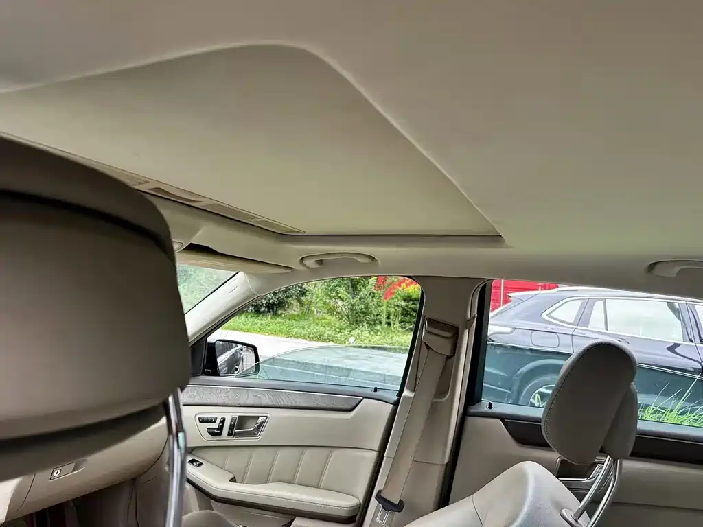 Mercedes-Benz E-Class 2011