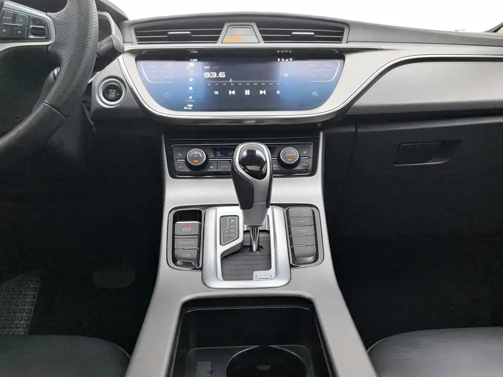 Geely Emgrand GL 2018 — фото 12