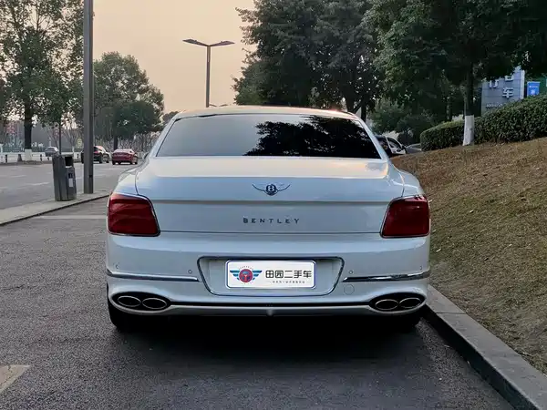 Bentley Flying Spur 2022