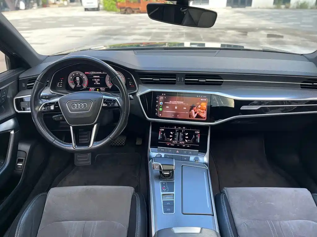 Audi A6L 2022