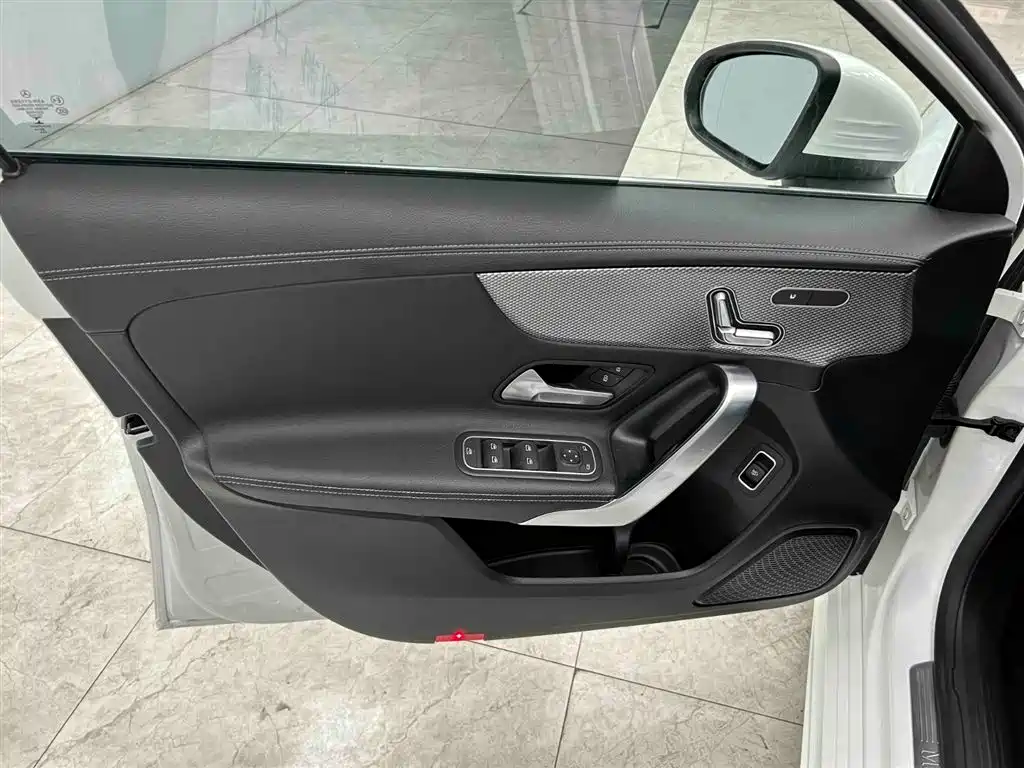 Mercedes-Benz A-Class 2023 — фото 11