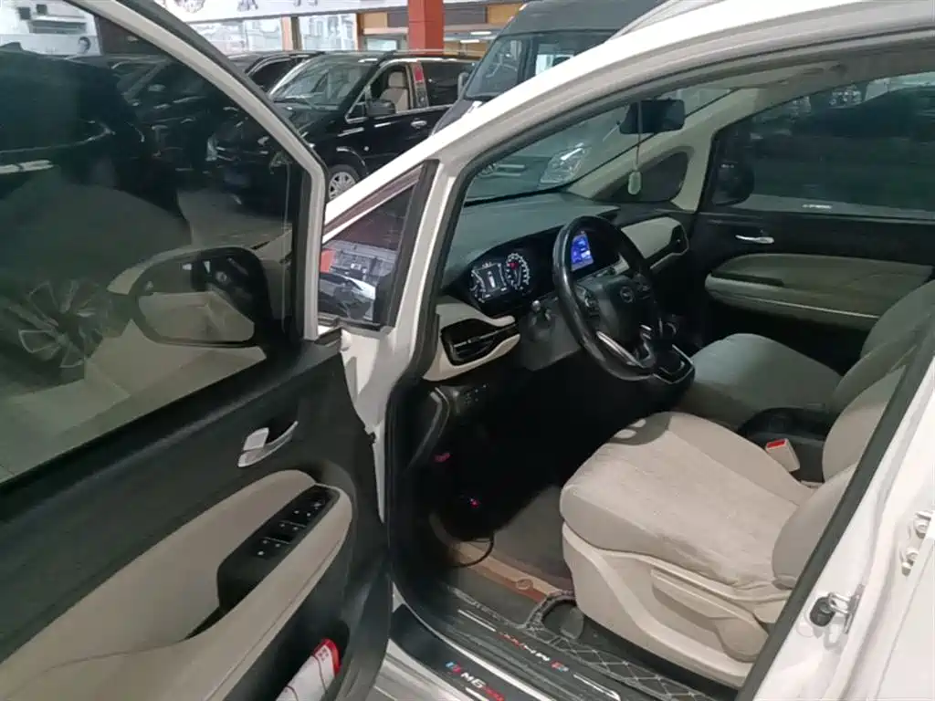 GAC Motor Trumpchi M6 2022 — фото 16