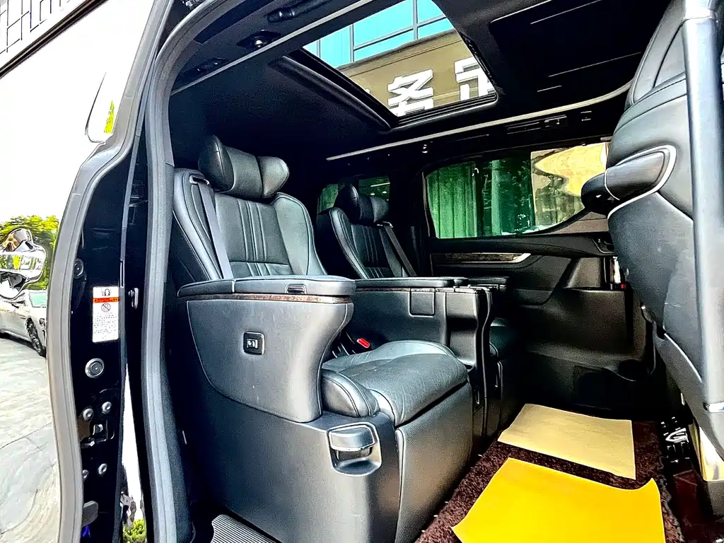 Toyota Alphard 2021 — фото 9