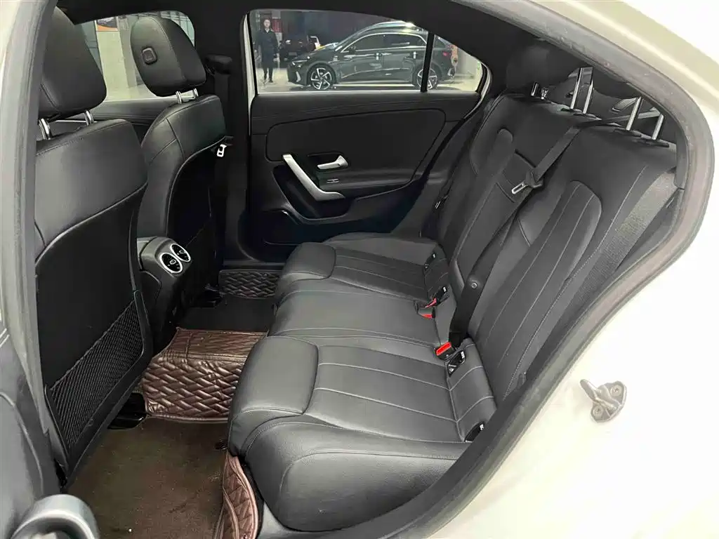 Mercedes-Benz A-Class 2023 — фото 15