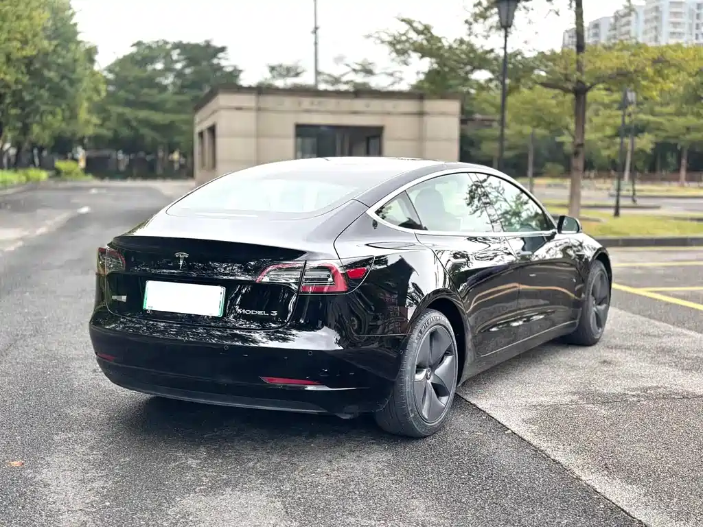 Tesla Model 3 2022 — фото 7