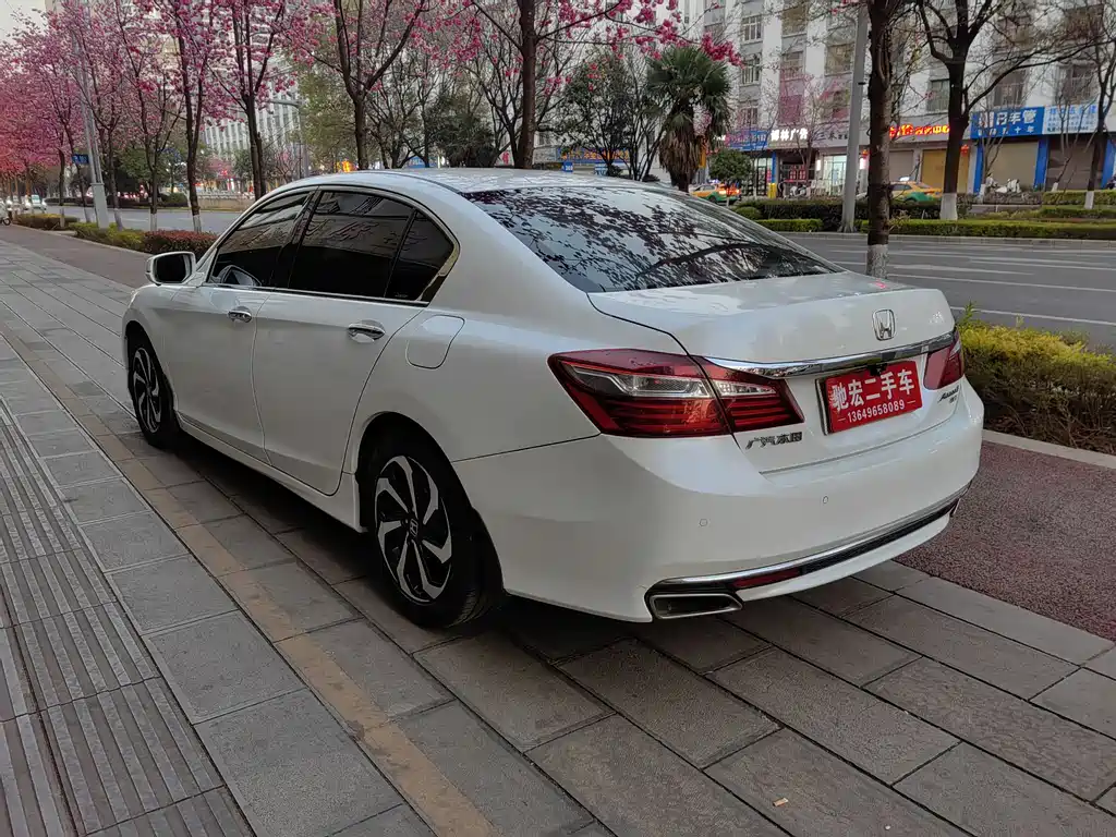 Honda Accord 2016 — фото 6