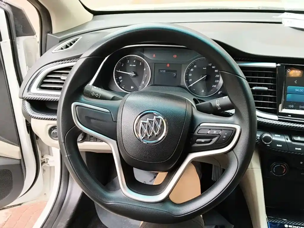 Buick Excelle 2016 — фото 11