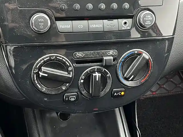 Nissan Tiida 2015 — фото 26