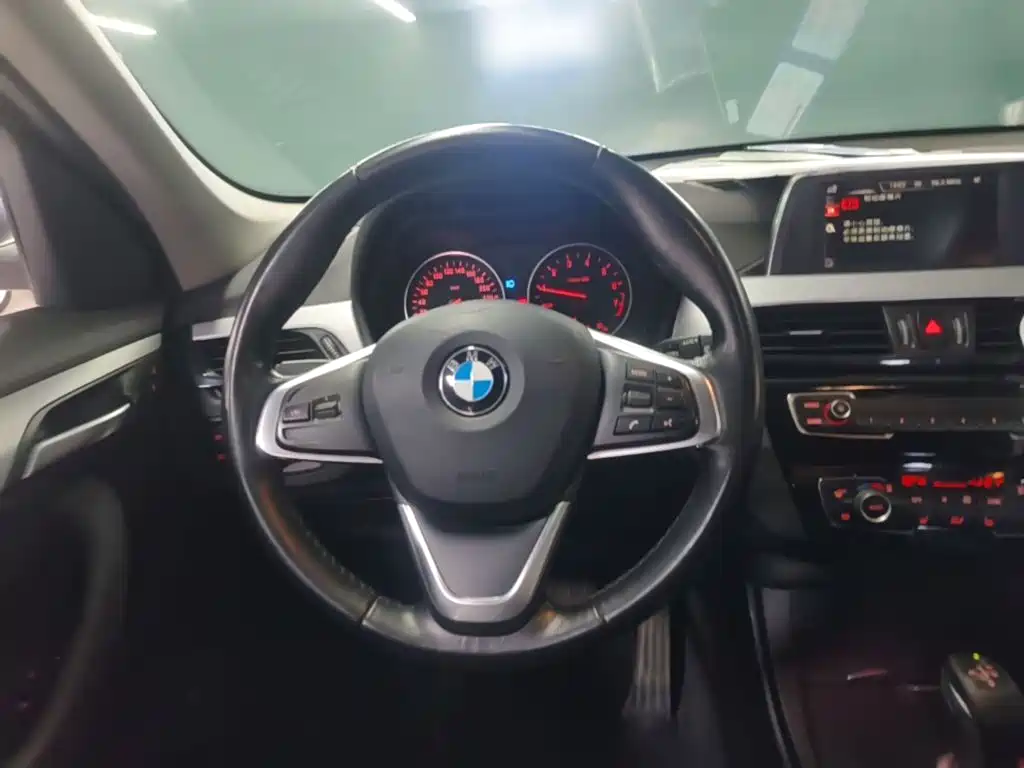 BMW X1 2016 — фото 11