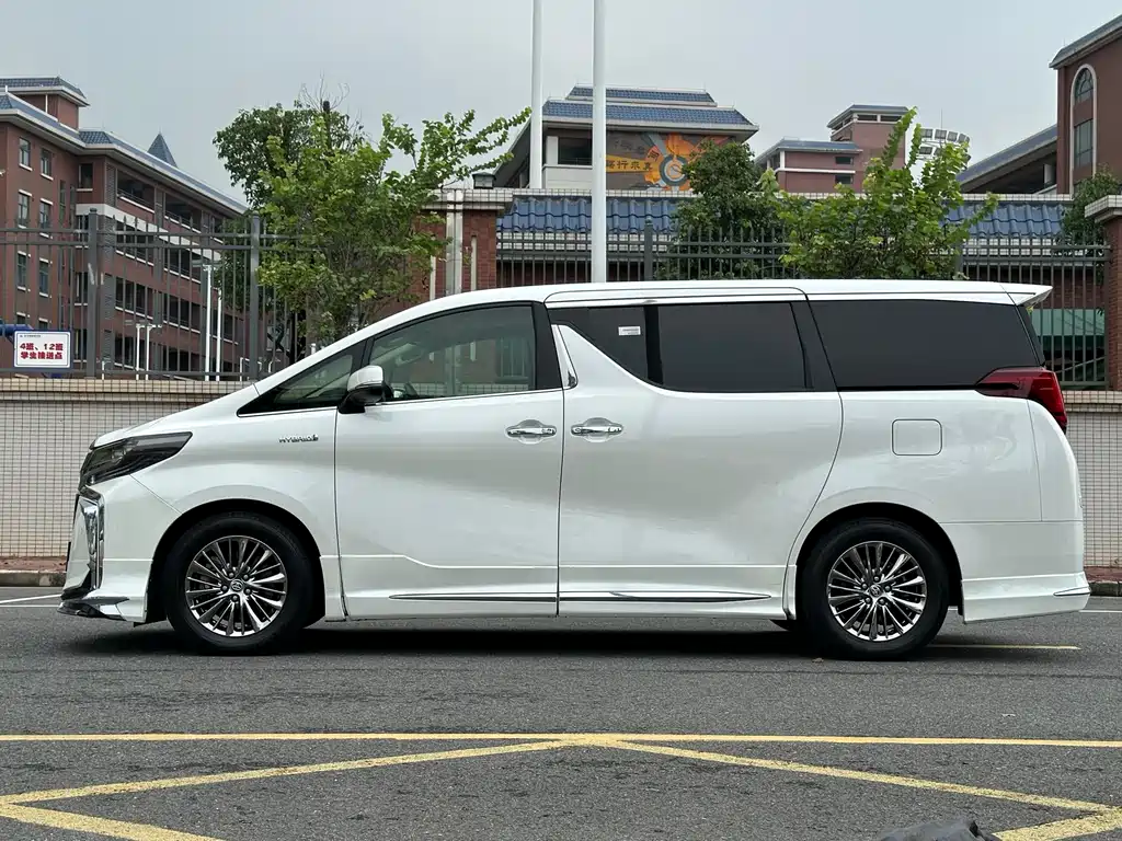Toyota Alphard 2021 — фото 7