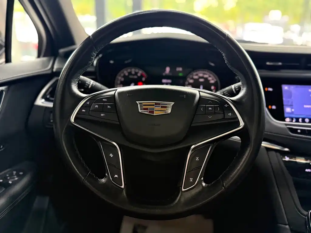Cadillac XT5 2021 — фото 16