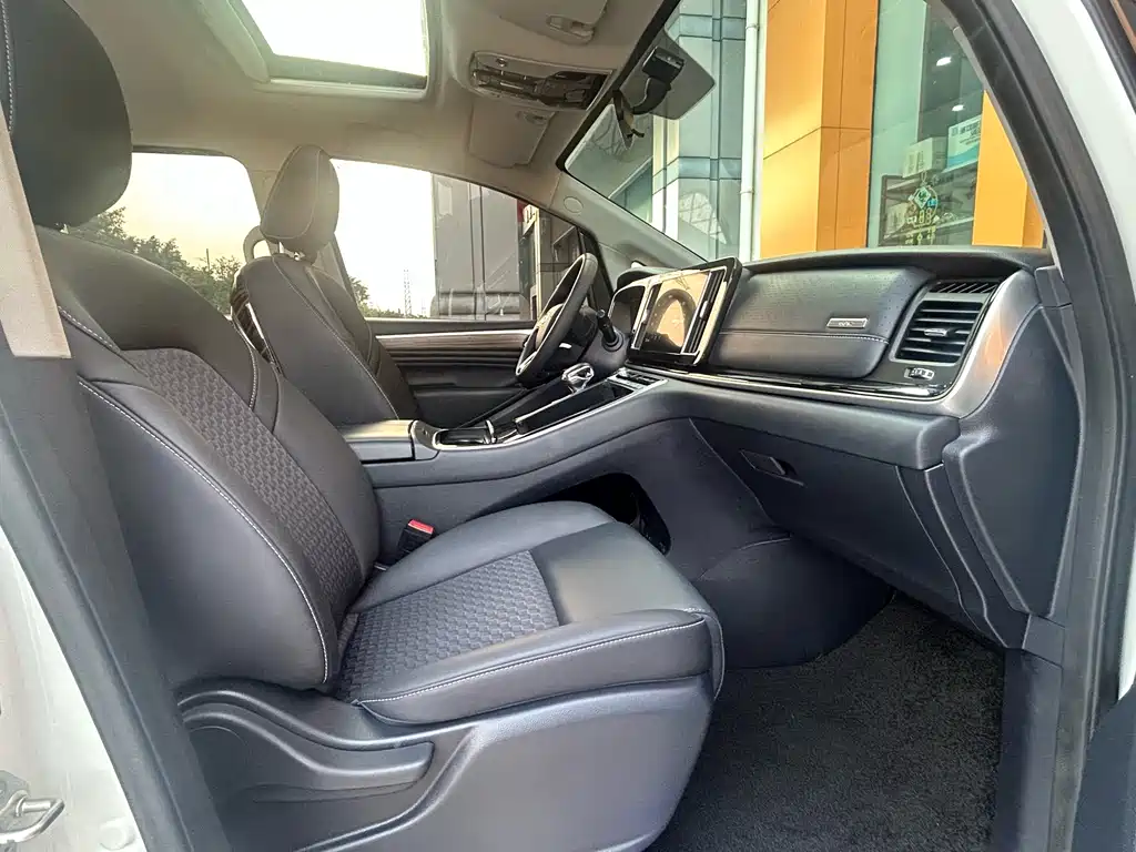 GAC Motor Trumpchi M8 2023 — фото 11